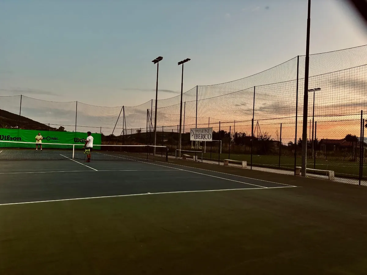Campo L.A. Next Gen Tennis al tramonto